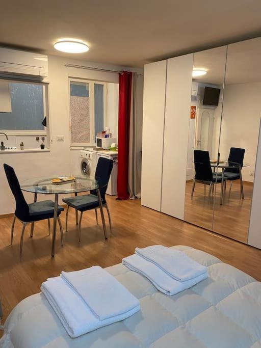 Gianfranco - City Center Apt Флоренция Экстерьер фото