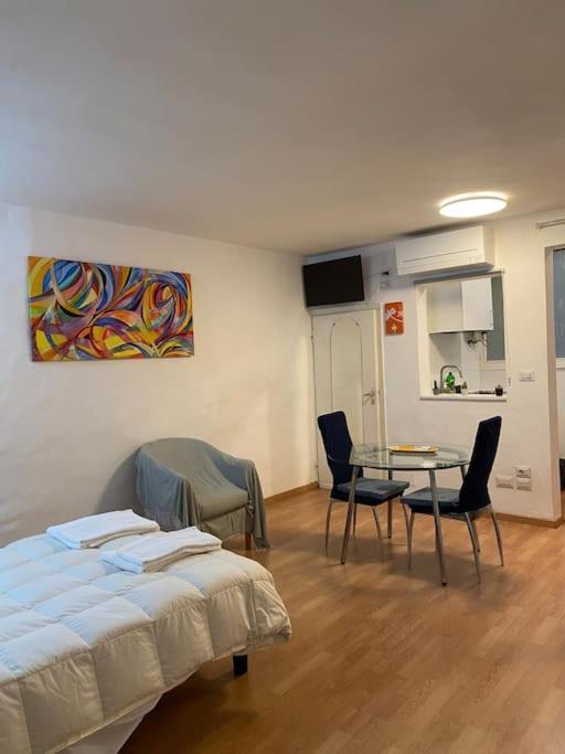 Gianfranco - City Center Apt Флоренция Экстерьер фото