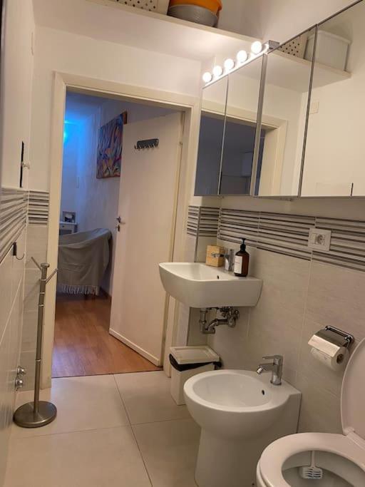 Gianfranco - City Center Apt Флоренция Экстерьер фото