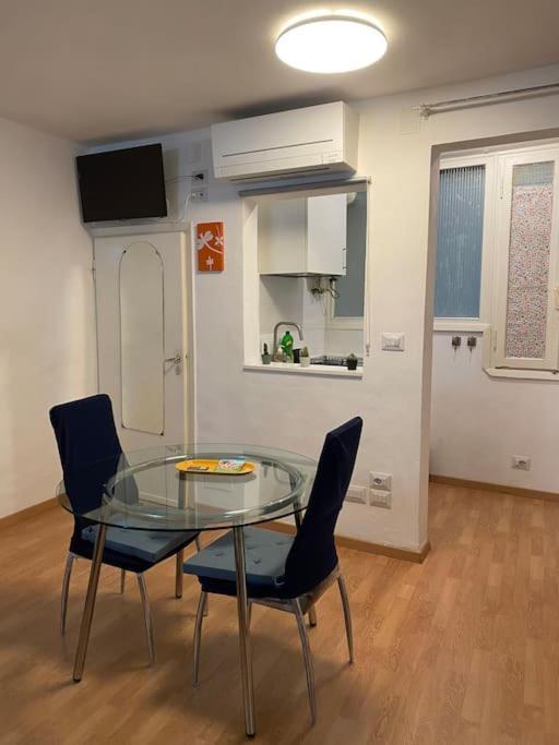 Gianfranco - City Center Apt Флоренция Экстерьер фото